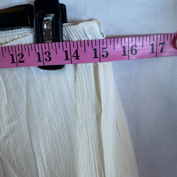 High-Waisted Flare Pants - Picture 9 of 10